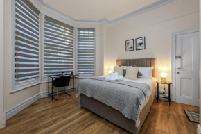 Cozy Sunlit Studio with Kitchenette London